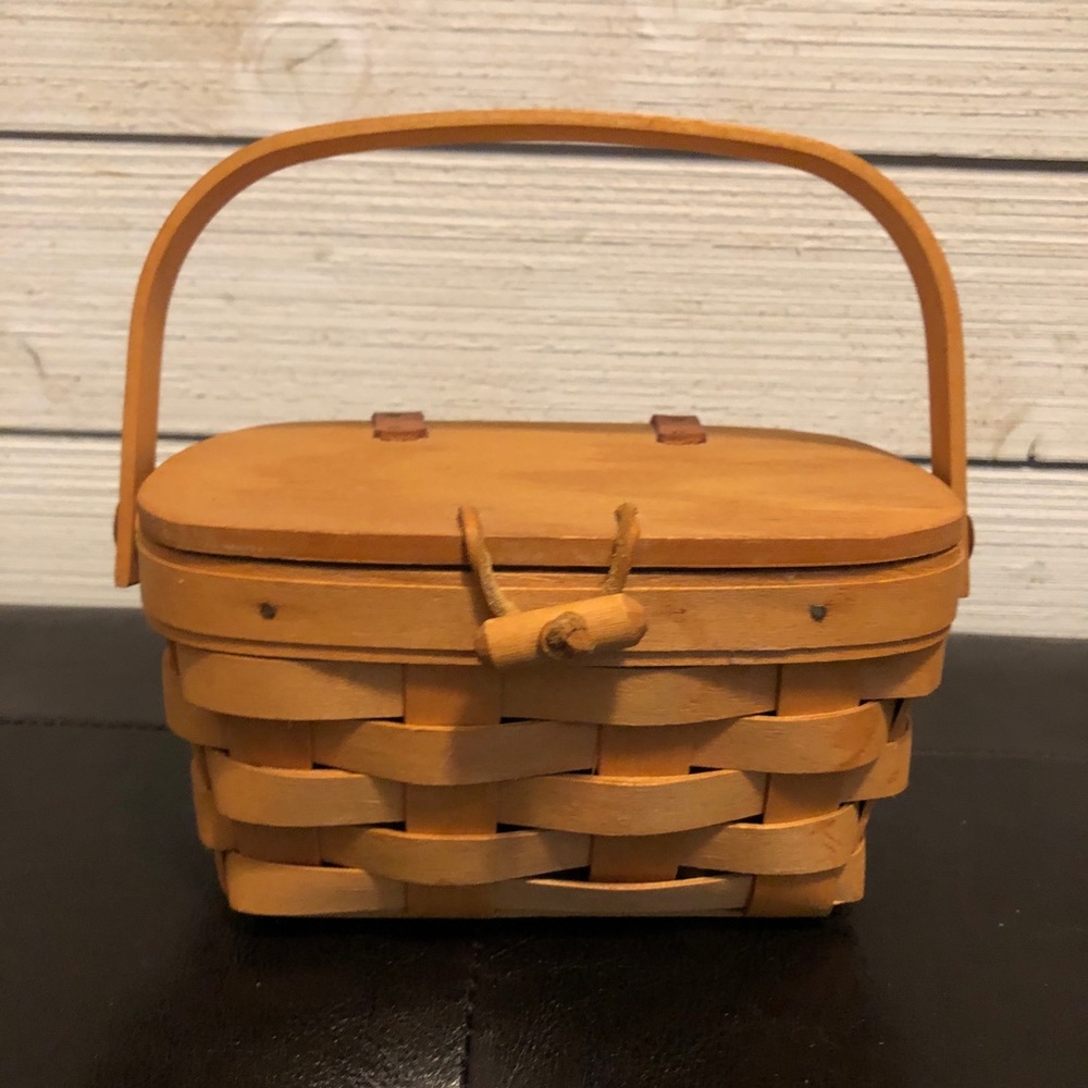 Longaberger small basket 2001